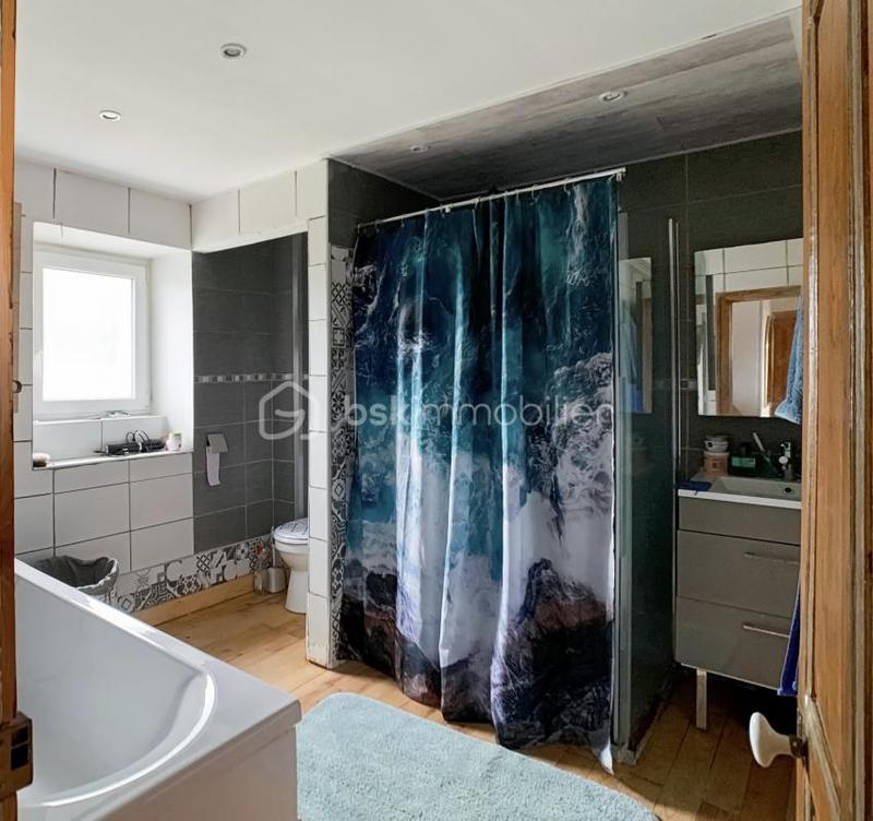 Corps de ferme - 175 m² - 7 pièces