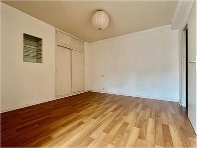 Appartement - 120 m² - 5 pièces