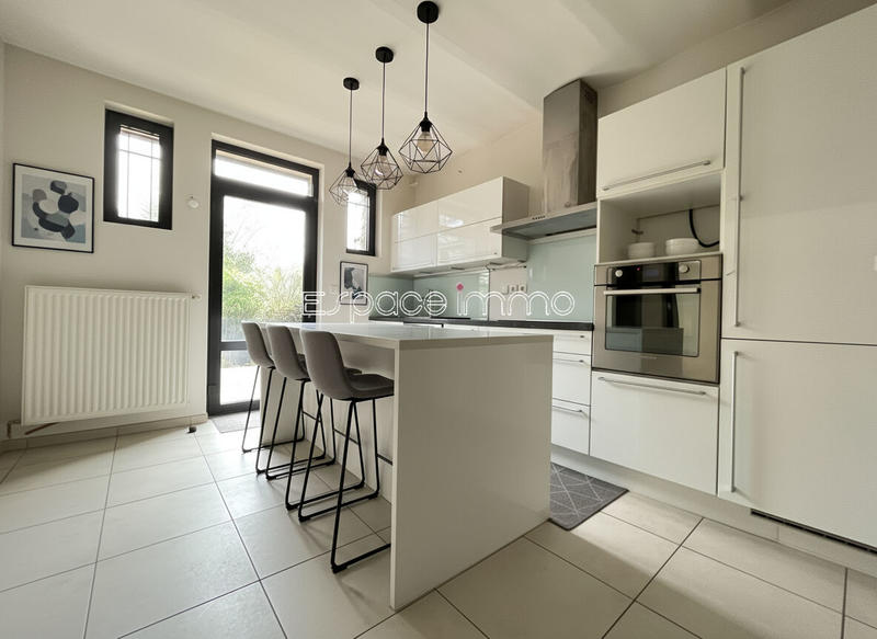 Appartement - 141 m² - 5 pièces