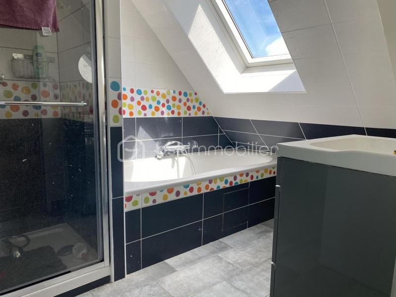 Maison - 98 m² - 5 pièces