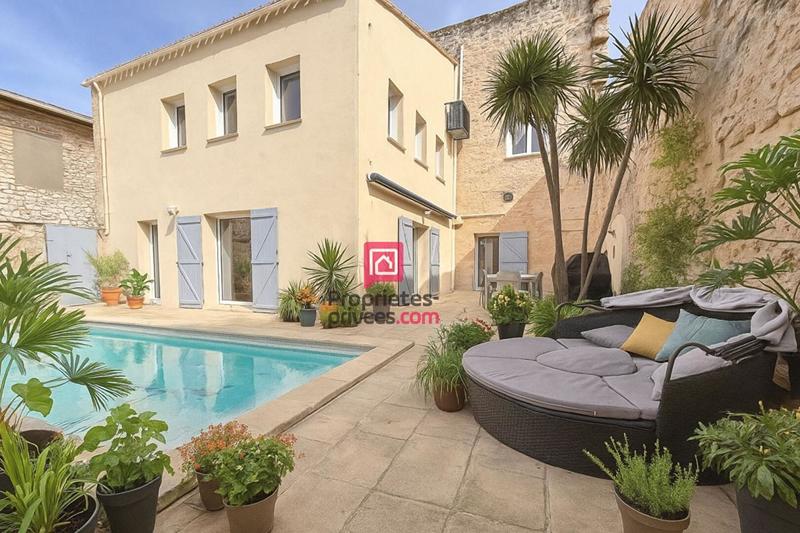 Maison - 340 m² - 10 pièces