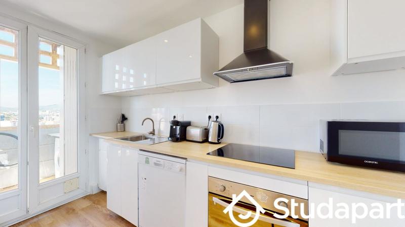 Chambre - 11 m² - 1 pièce