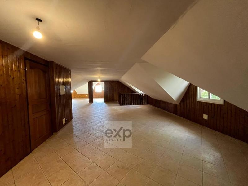 Propriété - 230 m² - 6 pièces