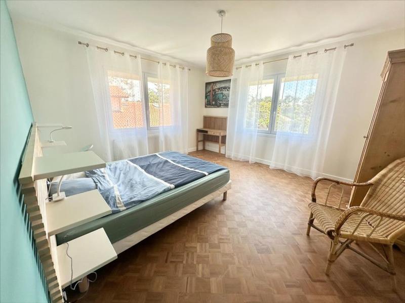 Maison - 204 m² - 8 pièces