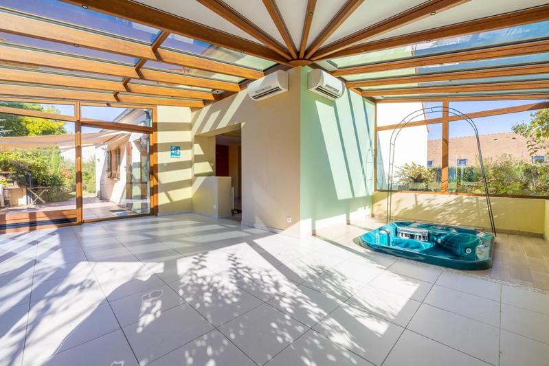 Maison - 195 m² - 6 pièces