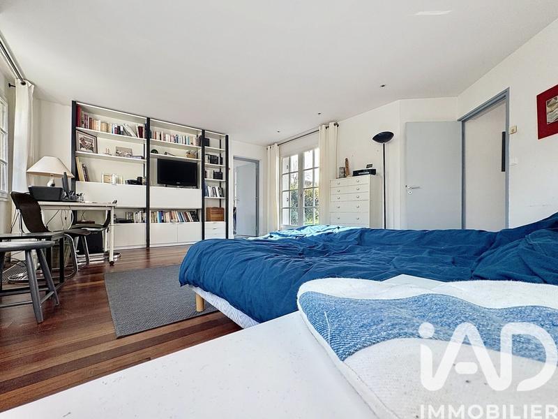 Maison - 256 m² - 7 pièces