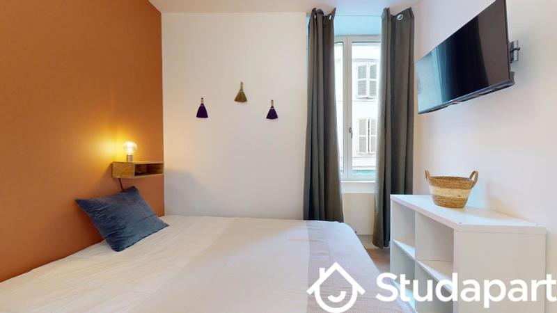 Chambre - 11 m² - 1 pièce