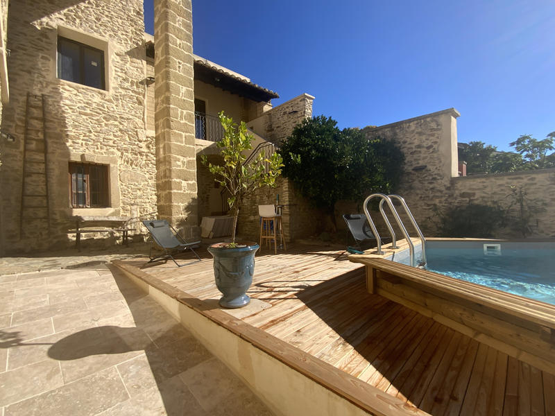 Maison - 300 m² - 7 pièces