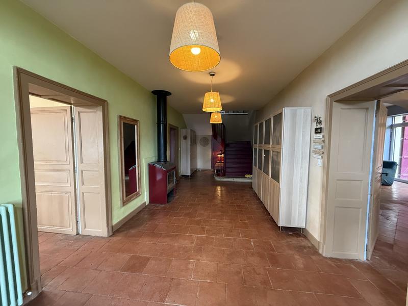 Maison - 397 m² - 14 pièces