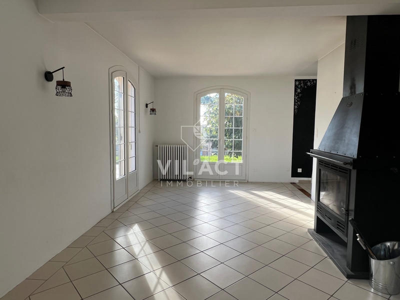 Maison - 222 m² - 7 pièces