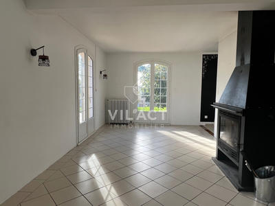 Maison - 222 m² - 7 pièces