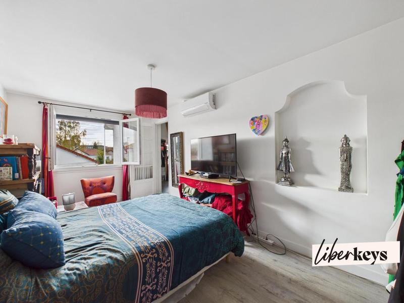 Maison - 223 m² - 7 pièces