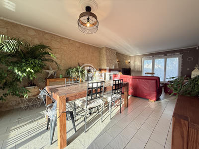 Maison - 97 m² - 5 pièces