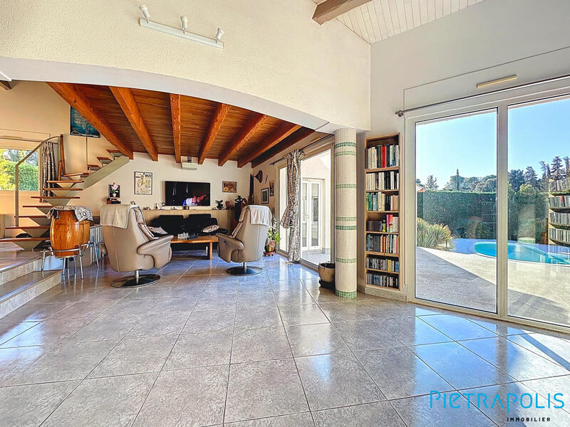 Villa - 220 m² - 4 pièces