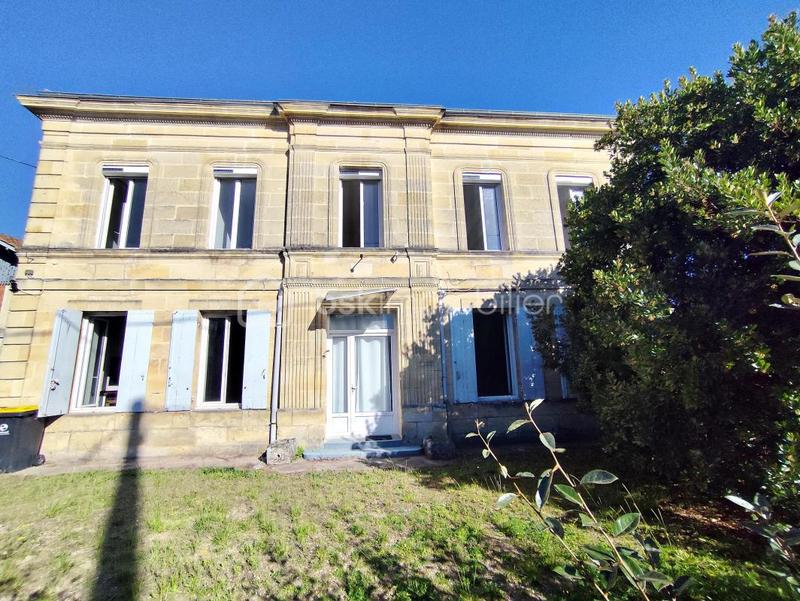 Demeure - 470 m² - 18 pièces