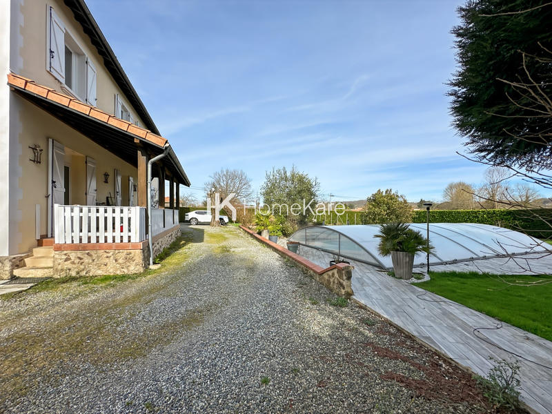 Maison - 202 m² - 5 pièces