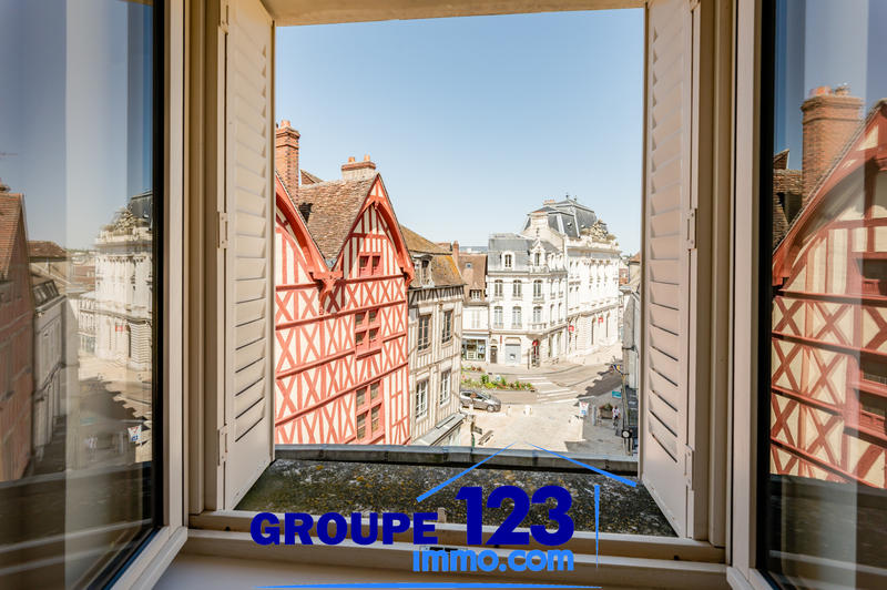 Appartement - 125 m² - 5 pièces