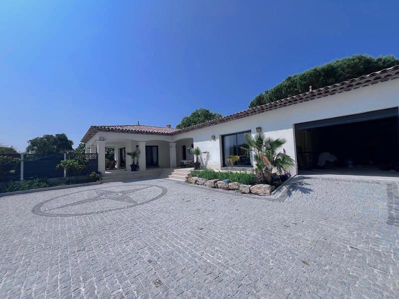 Villa - 200 m² - 5 pièces