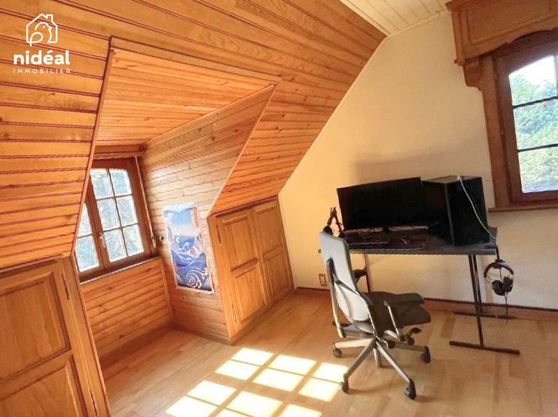 Maison - 230 m² - 7 pièces