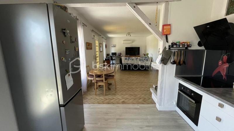 Maison traditionnelle - 235 m² - 11 pièces