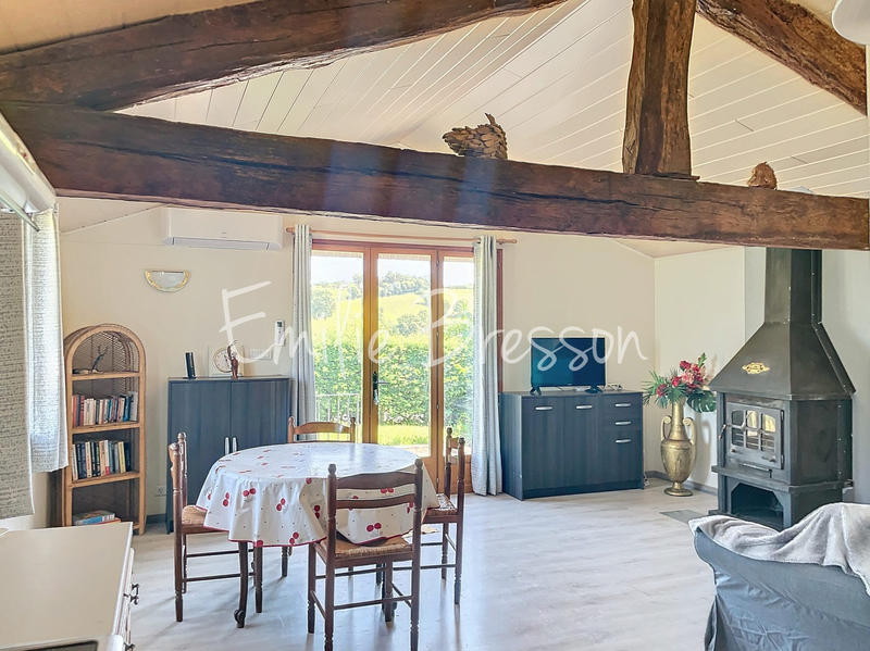 Maison - 266 m² - 9 pièces