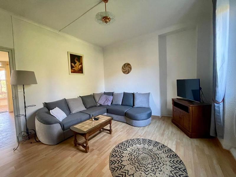 Maison - 198 m² - 7 pièces