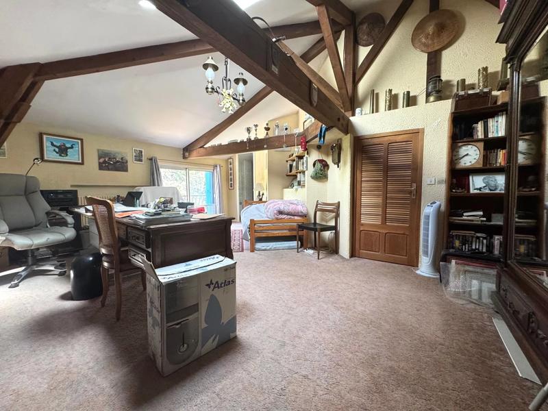 Maison - 237 m² - 9 pièces