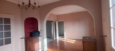 Maison - 180 m² - 6 pièces