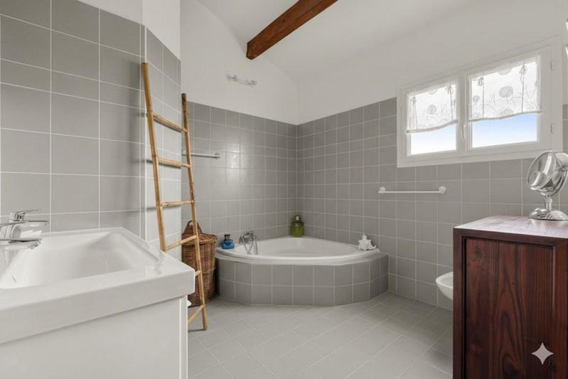 Maison - 197 m² - 7 pièces