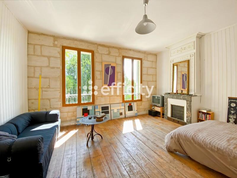 Maison - 250 m² - 9 pièces