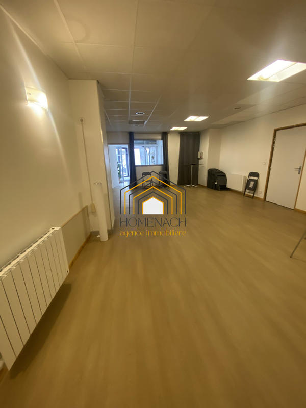 Local d'activités - 244 m²