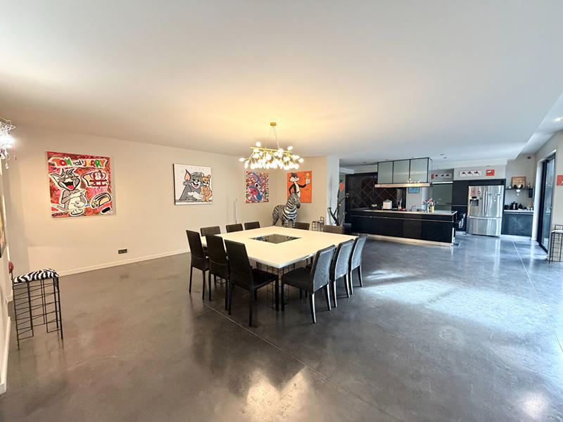 Loft - 397 m² - 6 pièces
