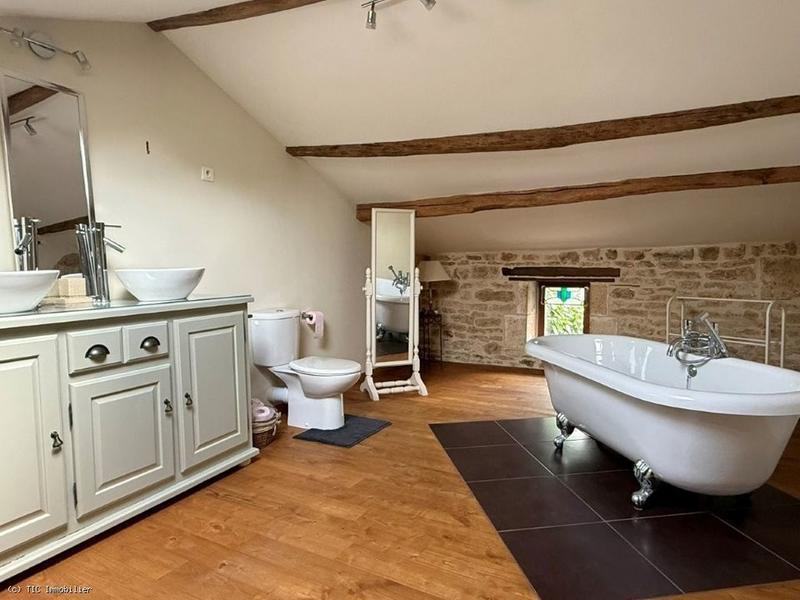 Maison en pierre - 125 m² - 4 pièces