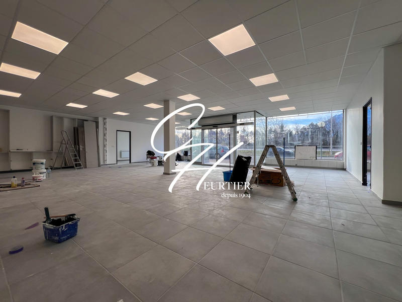 Local commercial - 167 m² - 3 pièces