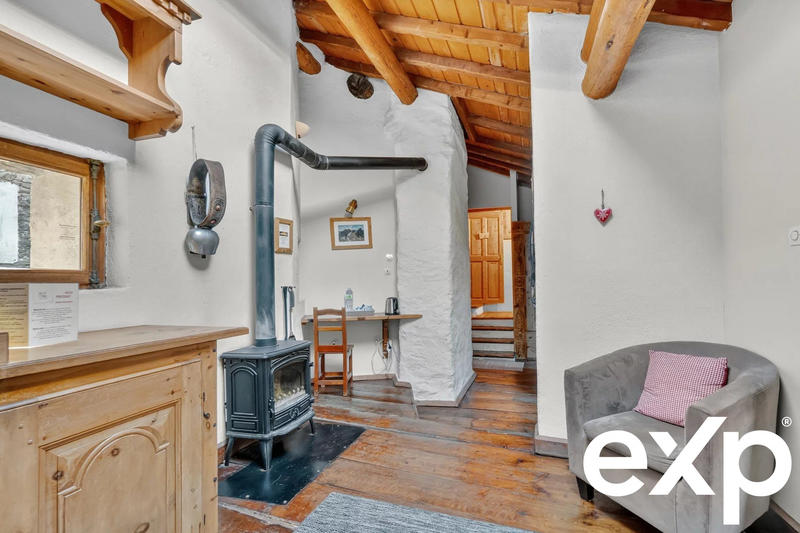 Maison - 438 m² - 12 pièces