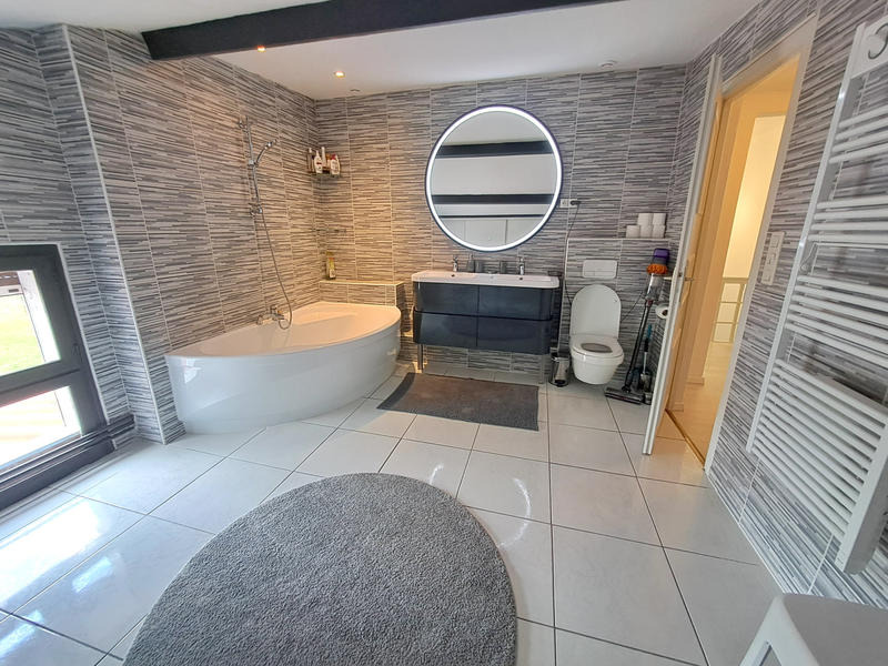 Maison - 170 m² - 5 pièces