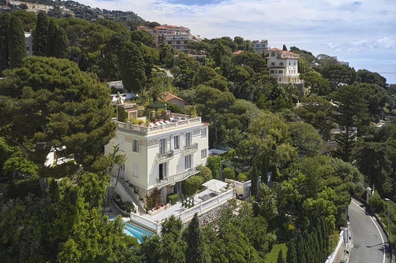 Maison - 350 m² - 7 pièces