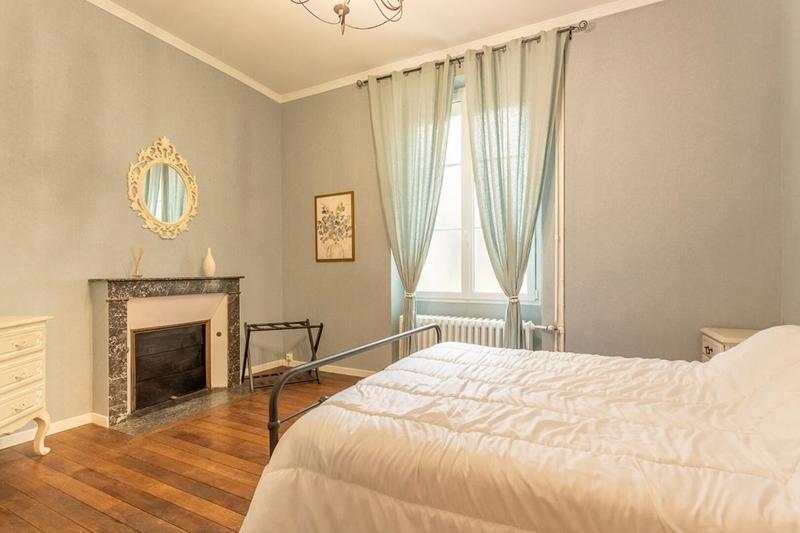 Propriété - 560 m² - 12 pièces