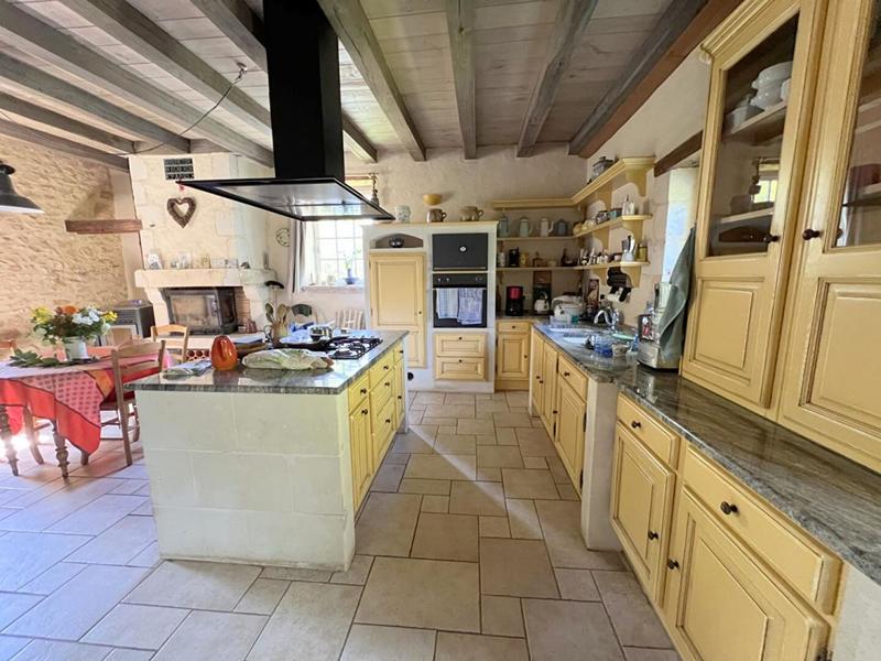 Maison - 208 m² - 7 pièces