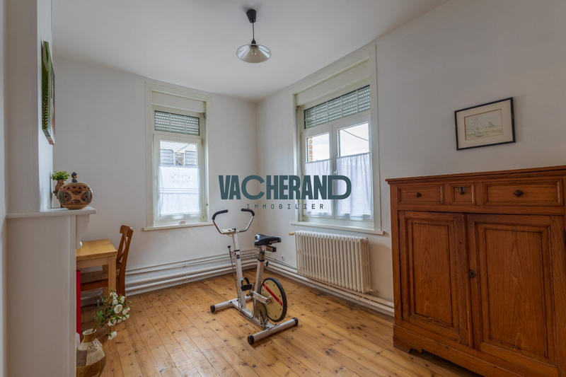 Maison - 250 m² - 12 pièces