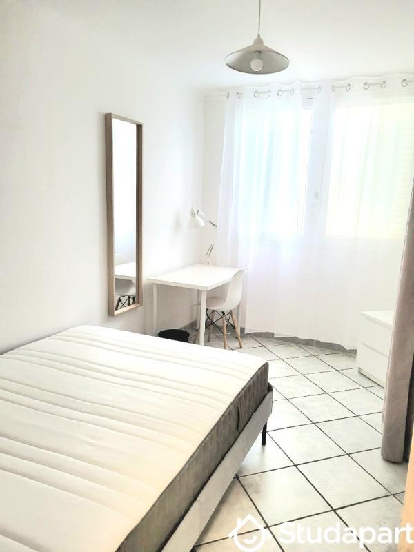 Chambre - 11 m² - 1 pièce