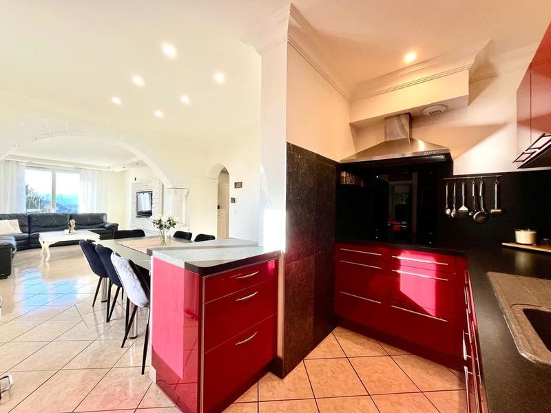 Appartement - 102 m² - 4 pièces