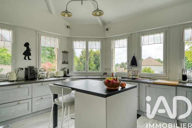 Maison - 196 m² - 8 pièces