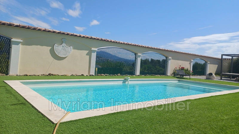 Maison - 251 m² - 6 pièces