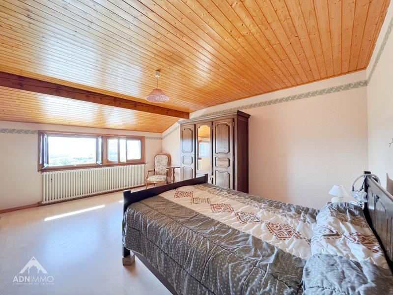 Maison - 210 m² - 7 pièces