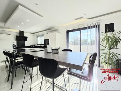 Maison - 170 m² - 5 pièces