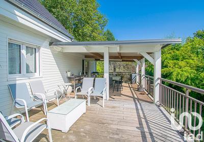 Maison - 233 m² - 10 pièces