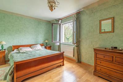 Maison - 240 m² - 8 pièces