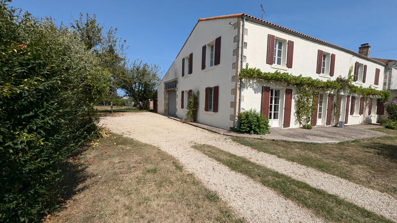 Maison - 178 m² - 8 pièces