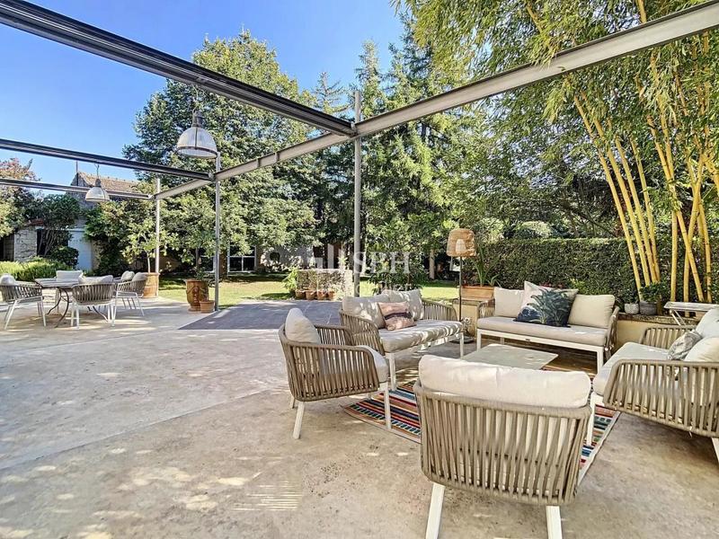 Mas - 285 m² - 10 pièces